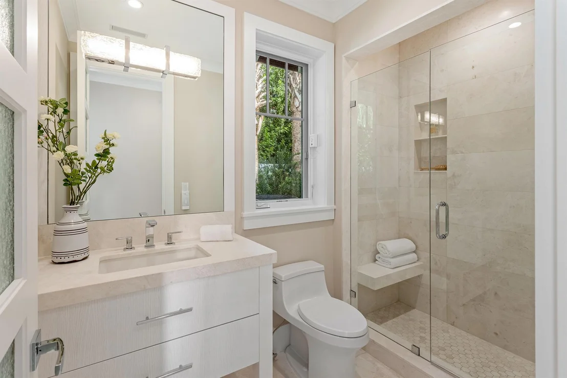 Photo of 584 Island Drive