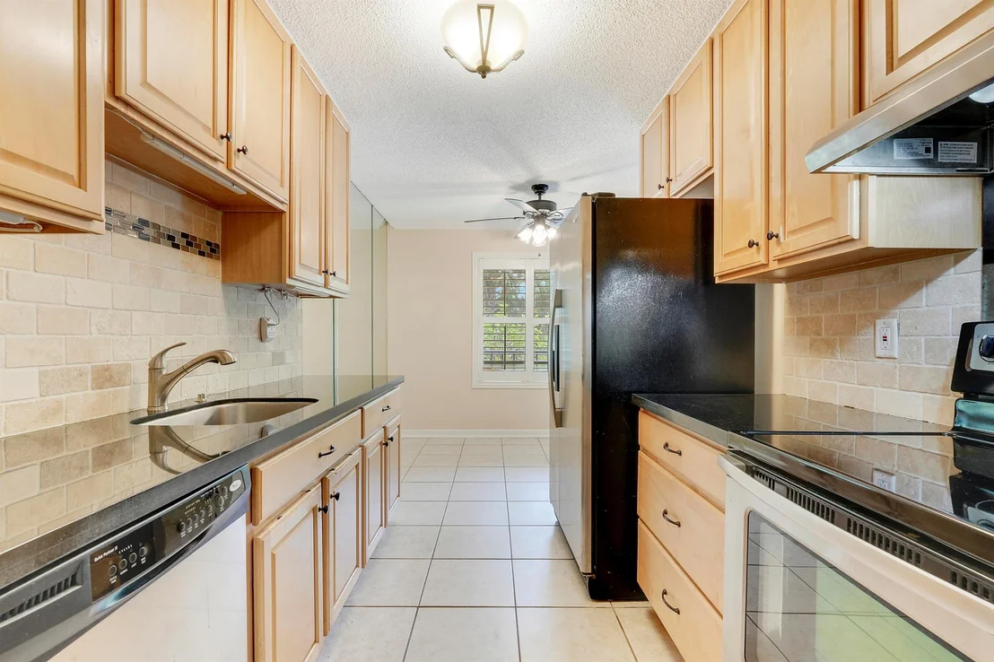 Photo of Unit K4 at 150 Pineview Road