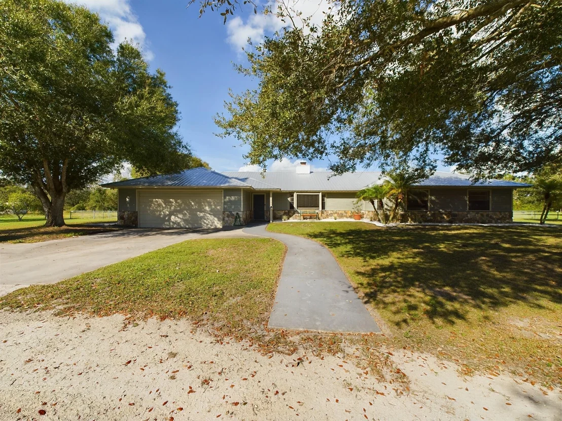 Photo of 2267 NE 54th Trail
