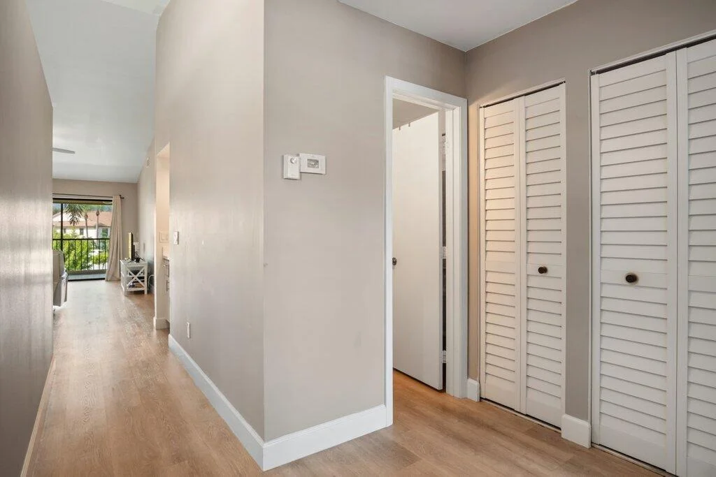 Photo of Unit B at 1402 Pinecrest Circle