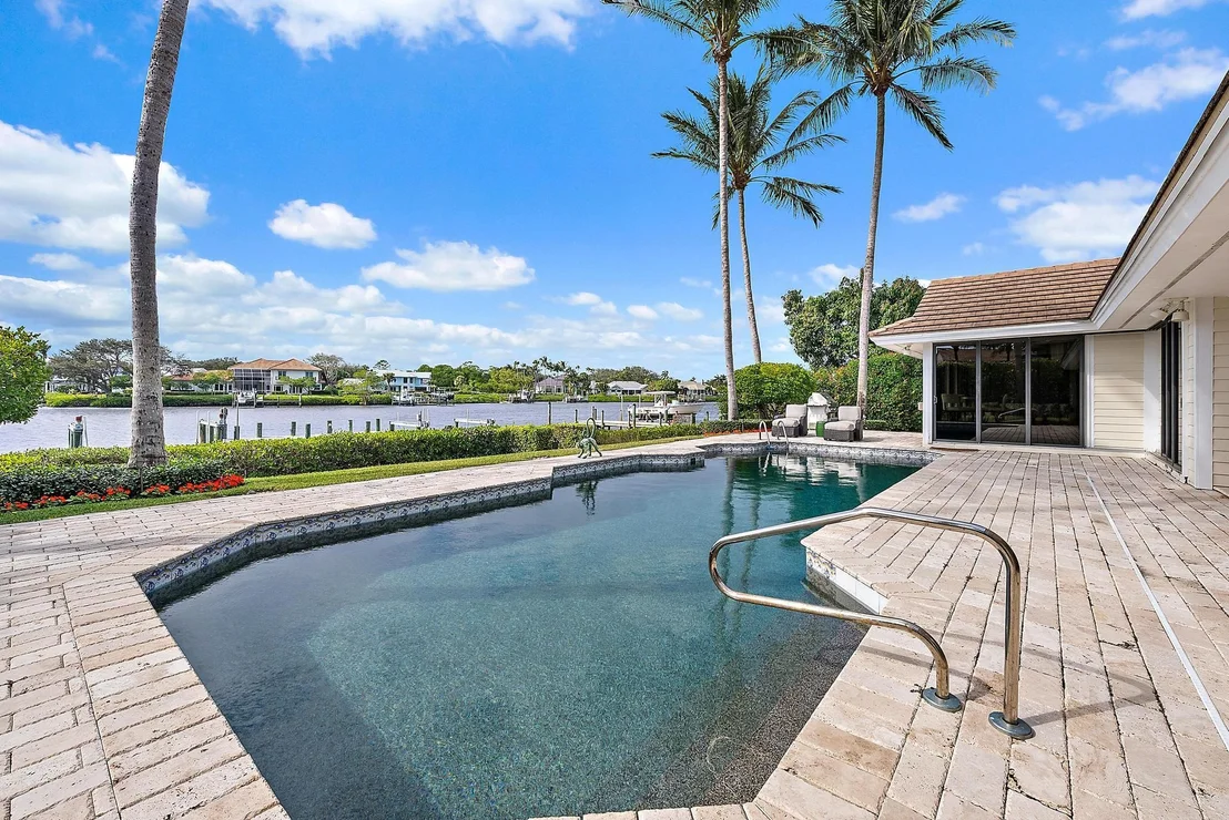 Photo of 18371 SE Lakeside Drive