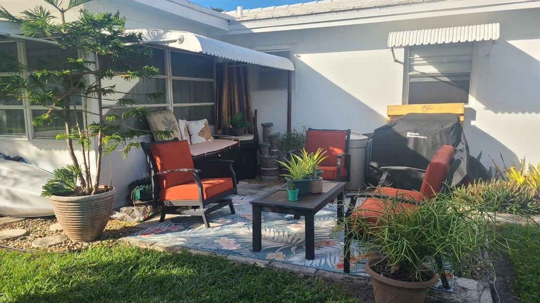Photo of 814 W Ocean Drive