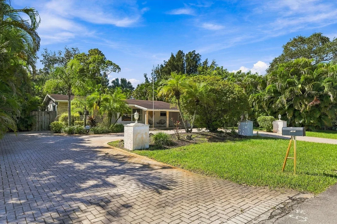 Photo of 5660 Lee Drive
