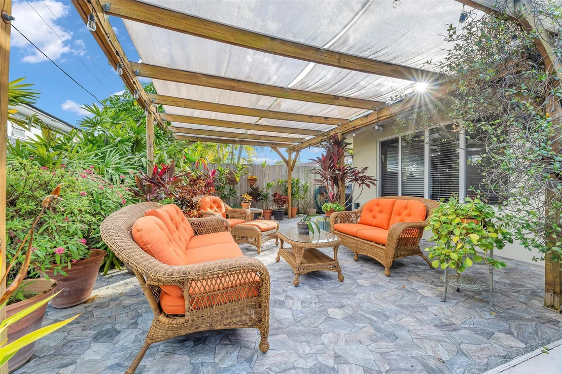 Photo of 1400 SE 6th Terrace