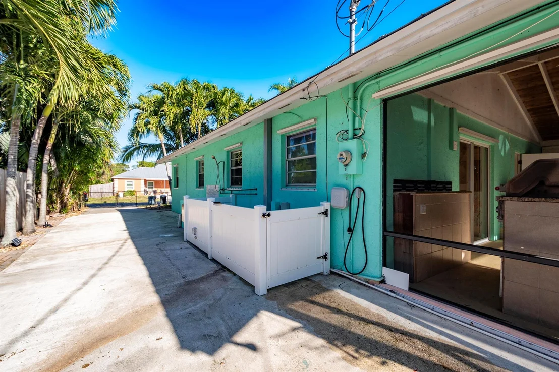 Photo of 3108 SE Iris Street