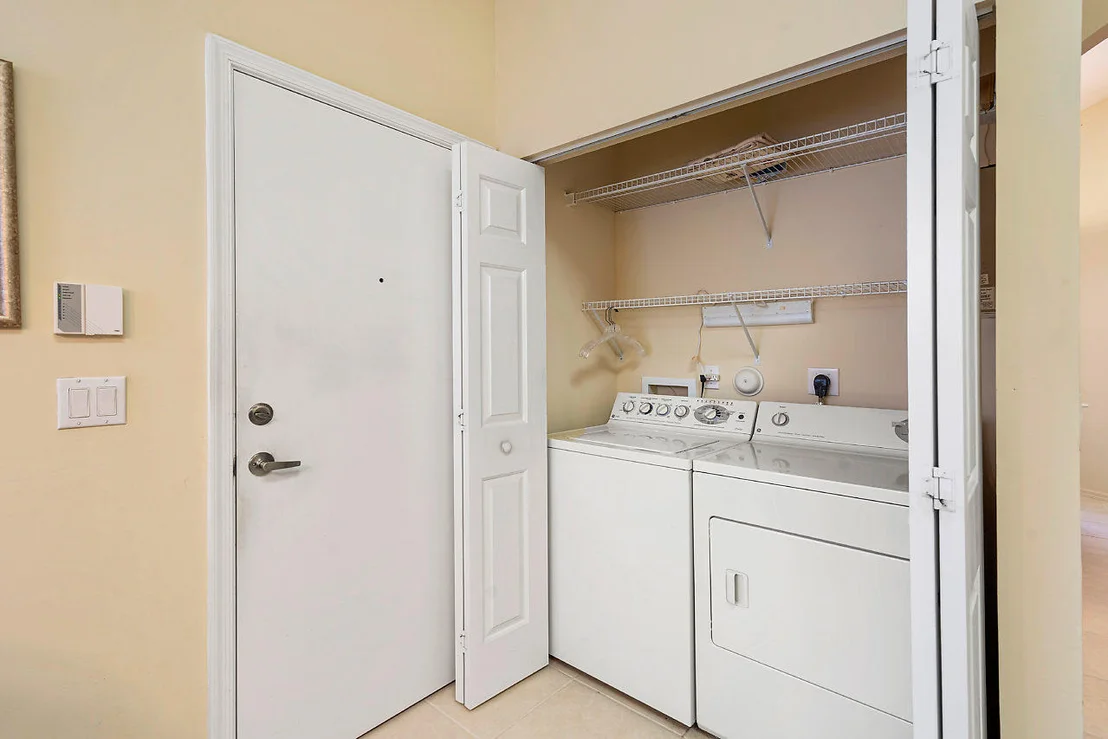 Photo of 6253 Heliconia Road