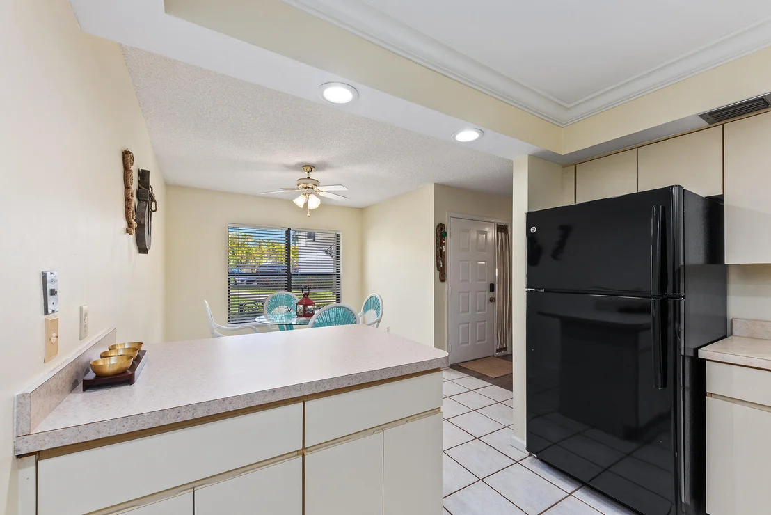 Photo of Unit 302 at 950 S Kanner Highway