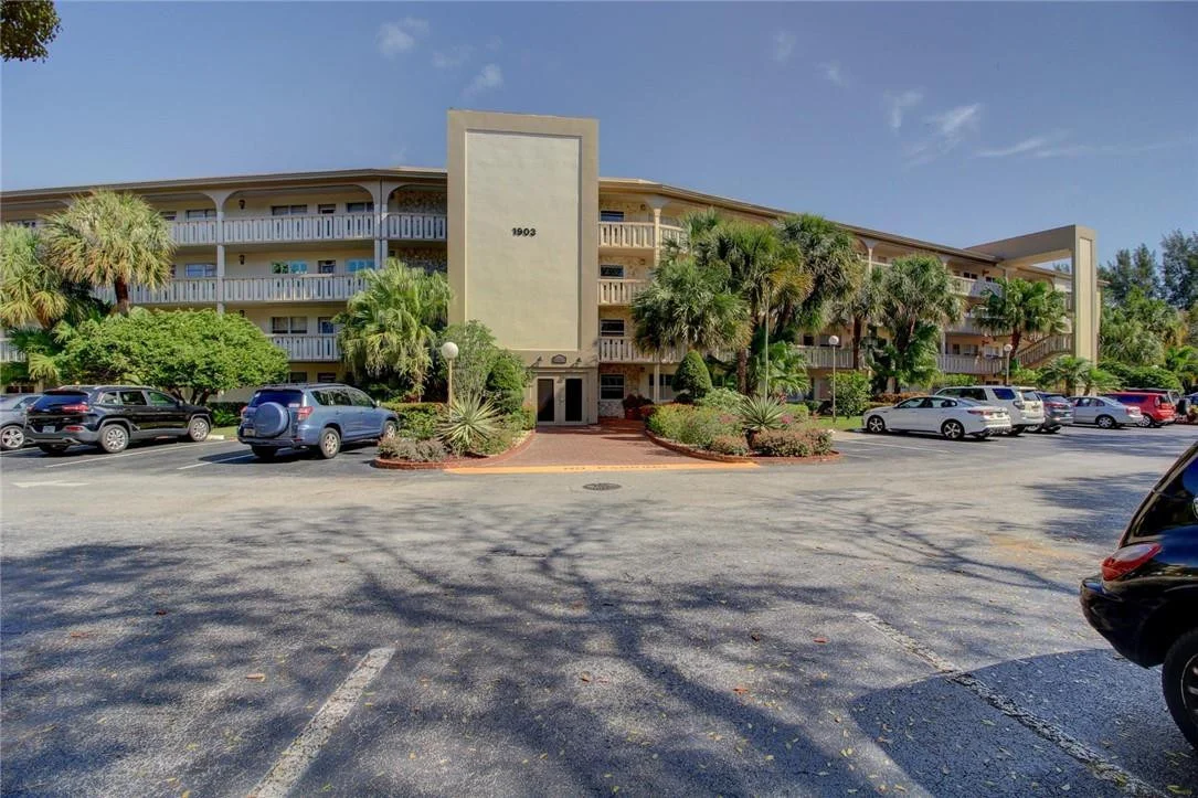 Photo of Unit D1 at 1903 Bermuda Circle