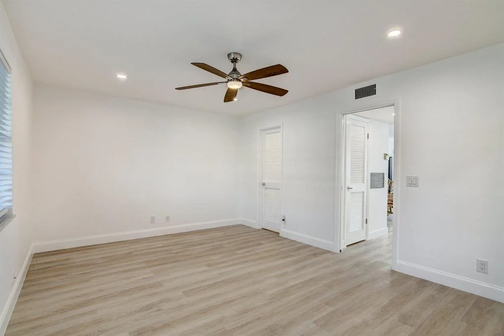 Photo of Unit B at 955 Circle Drive