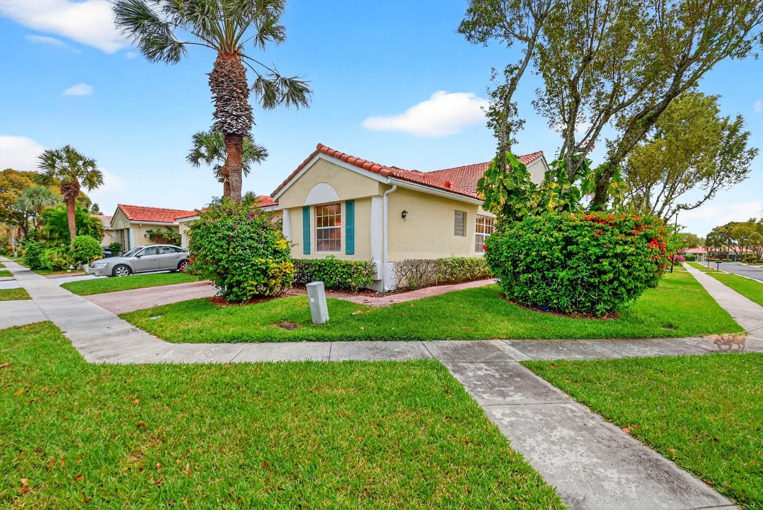 Photo of 6276 Heliconia Road