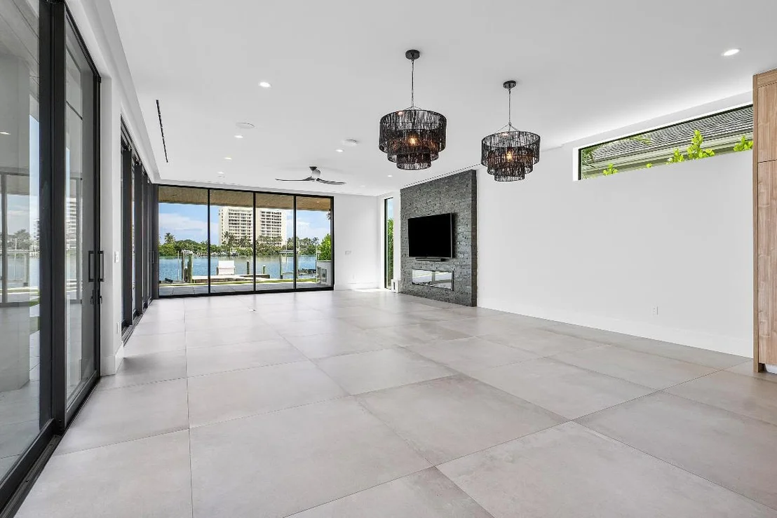 Photo of 3445 Harbor Road N