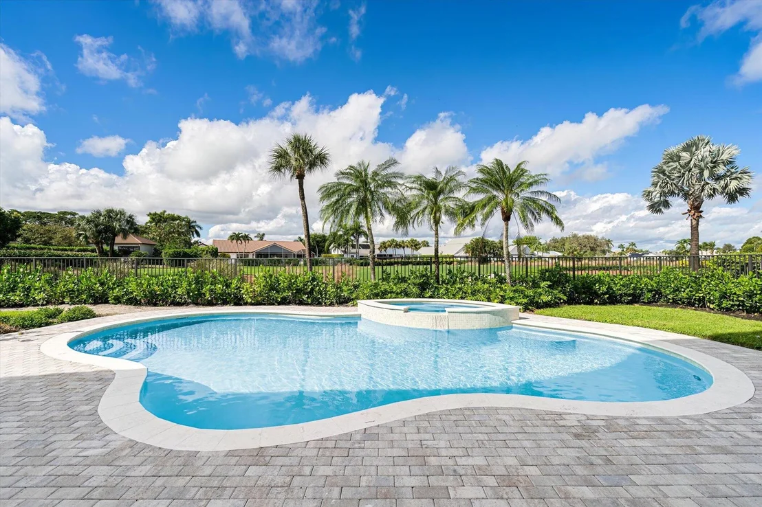Photo of 4459 Bocaire Boulevard
