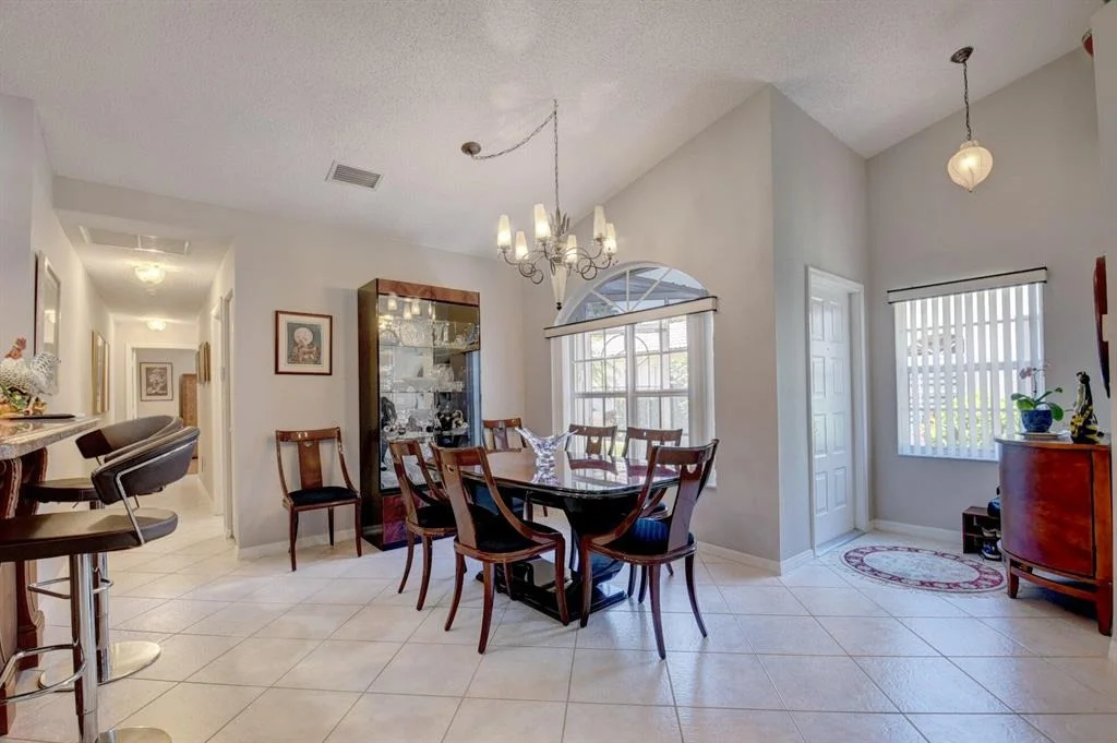 Photo of 6125 Heliconia Road