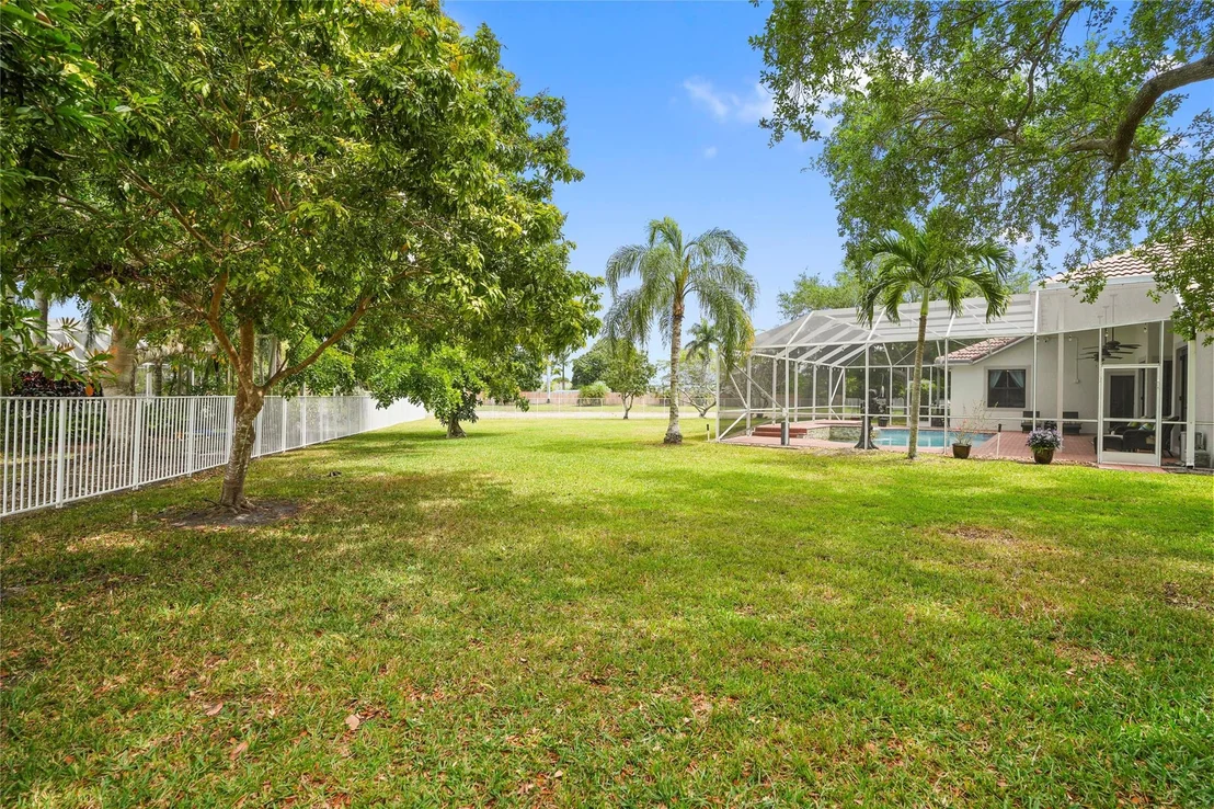 Photo of 16241 Owasco Circle