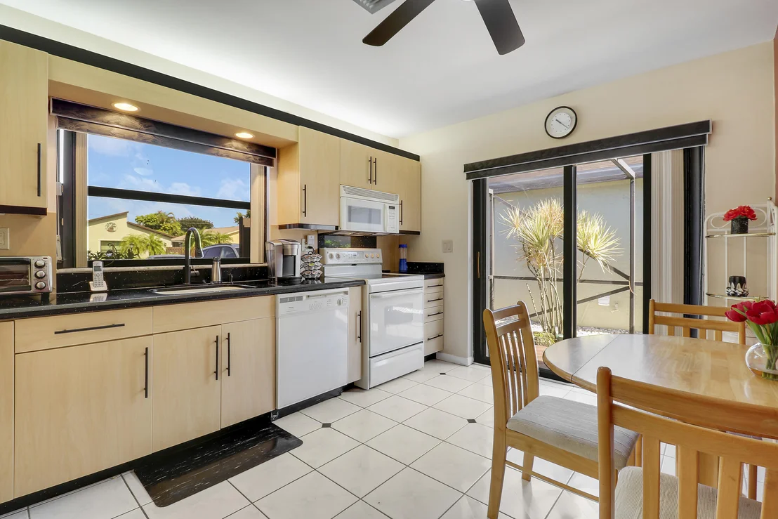 Photo of 5481 Mirror Lakes Boulevard