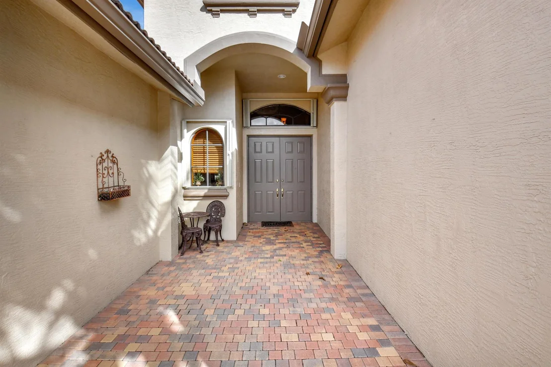 Photo of 9218 Isles Cay Drive