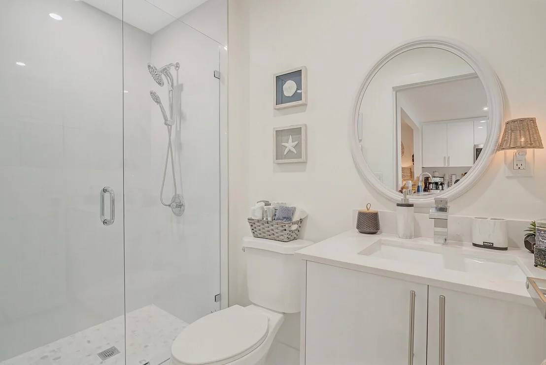 Photo of Unit B at 13734 Via Flora