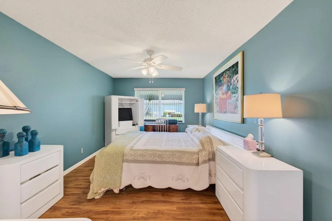 Photo of Unit D at 417 High Point Boulevard