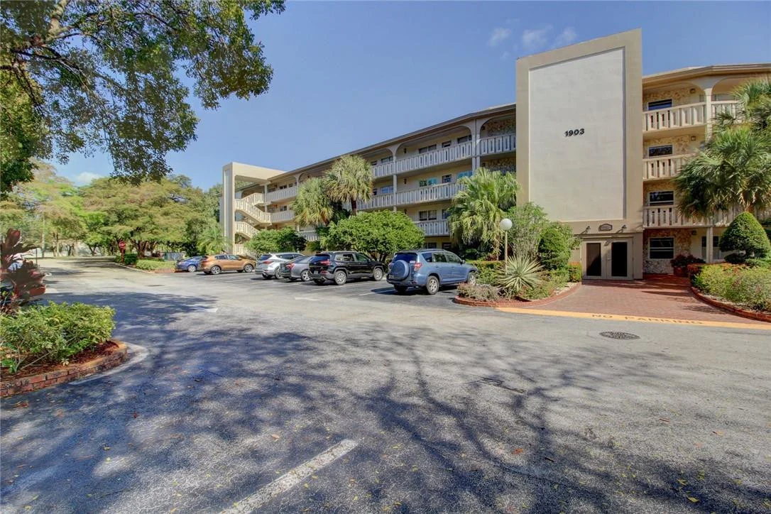Photo of Unit D1 at 1903 Bermuda Circle