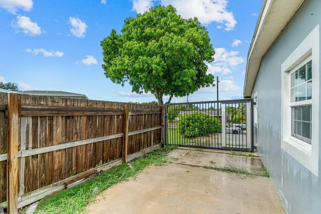 Photo of 1446 Hillcrest Drive