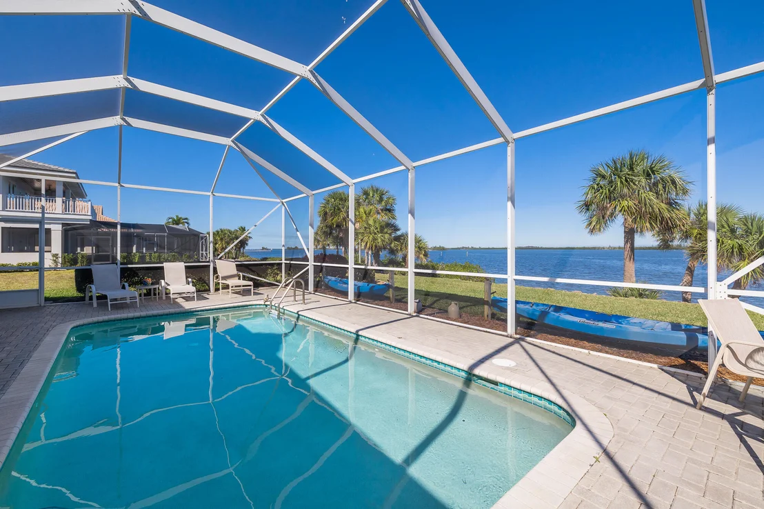 Photo of 9560 Riverside Drive