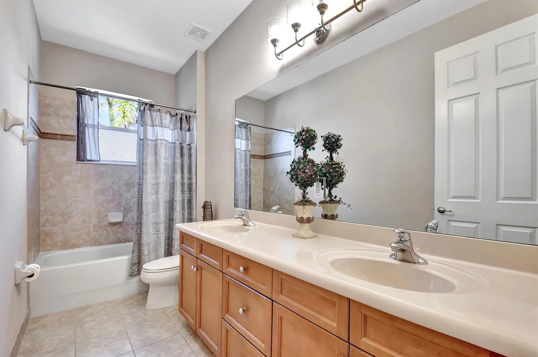 Photo of 10749 Castle Oak Drive
