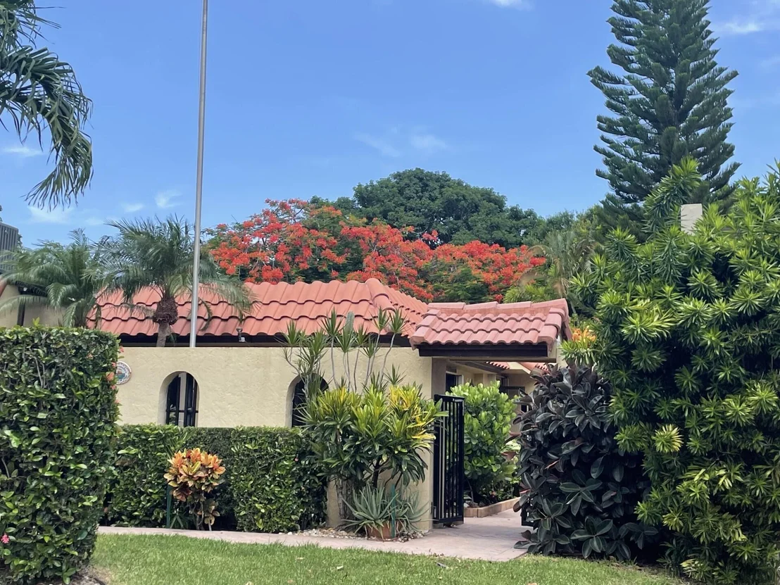 Photo of 3579 Commodore Circle