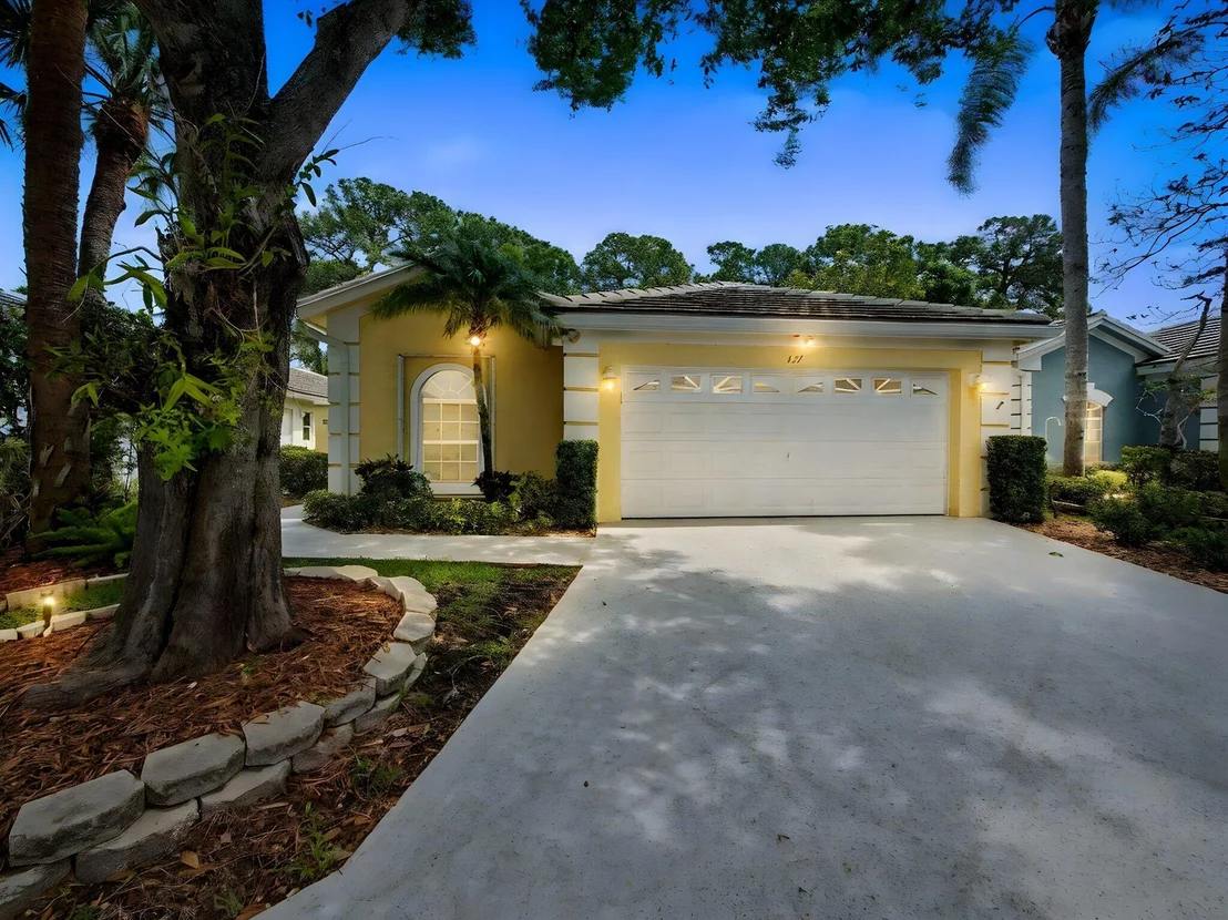 Photo of 157 Harbor Lake Circle