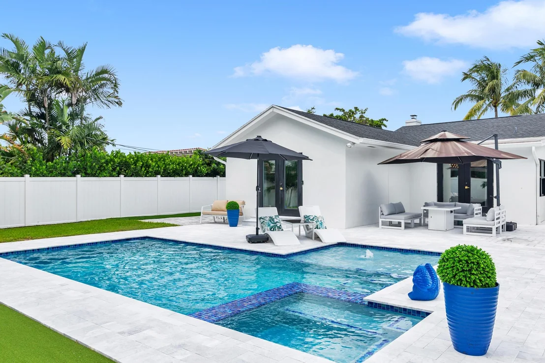 Photo of 340 Ellamar Road