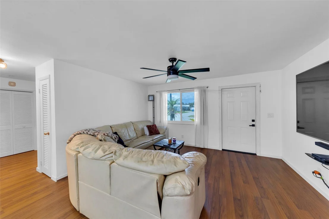 Photo of 2580 NW 2nd Drive
