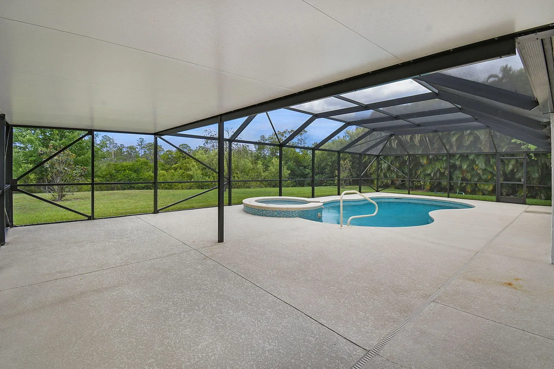 Photo of 895 SE Waterside Way