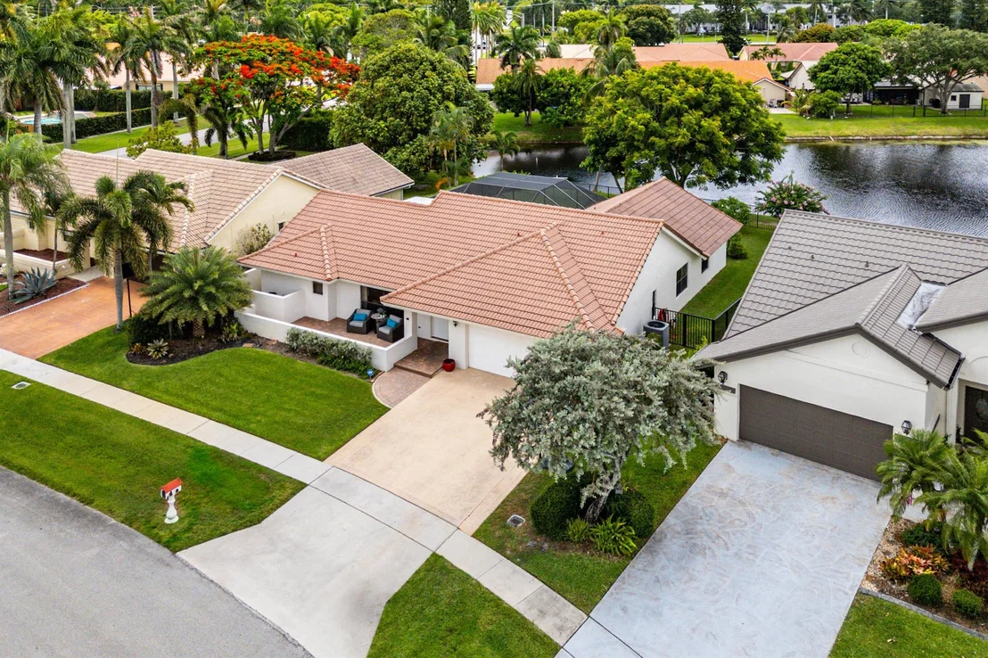 Photo of 9847 Sun Pointe Drive
