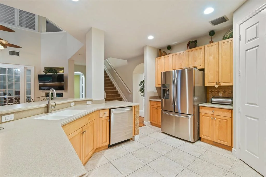 Photo of 352 Kingfisher Drive