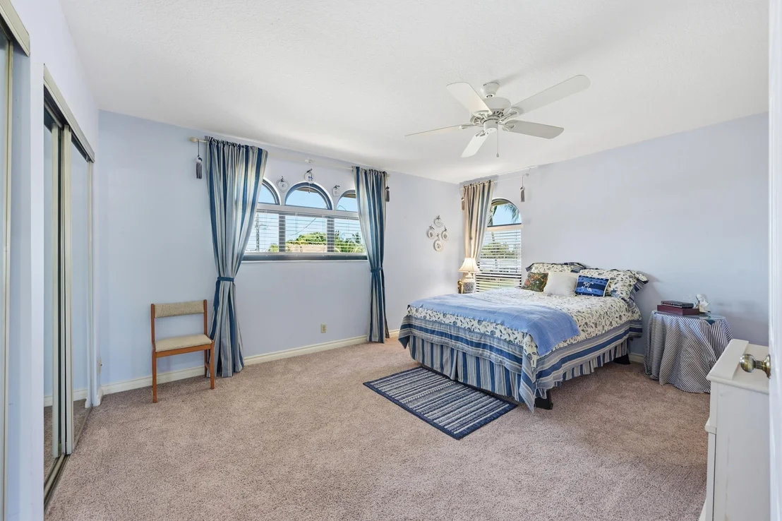 Photo of 370 SE 13th Avenue