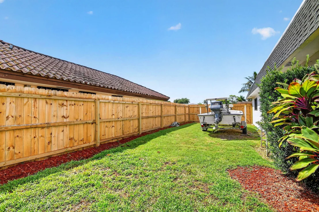 Photo of 110 W Coconut Drive