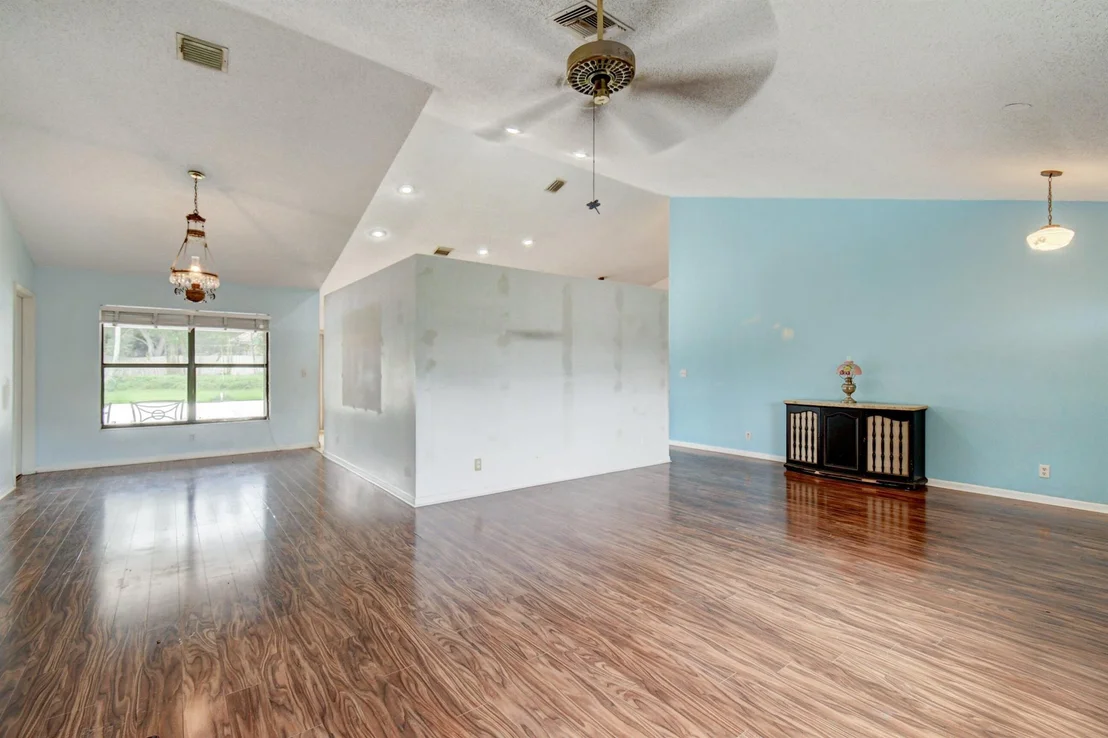 Photo of 5822 Sun Pointe Circle