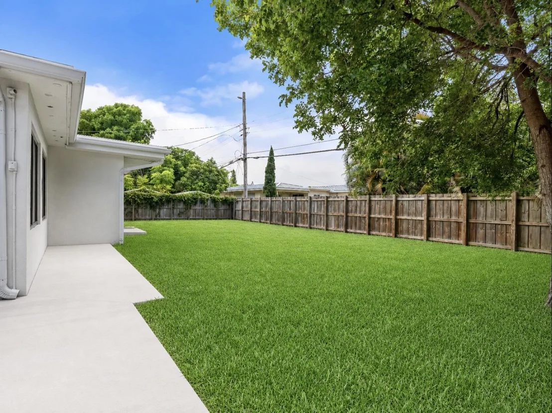 Photo of 909 SE 14th Drive