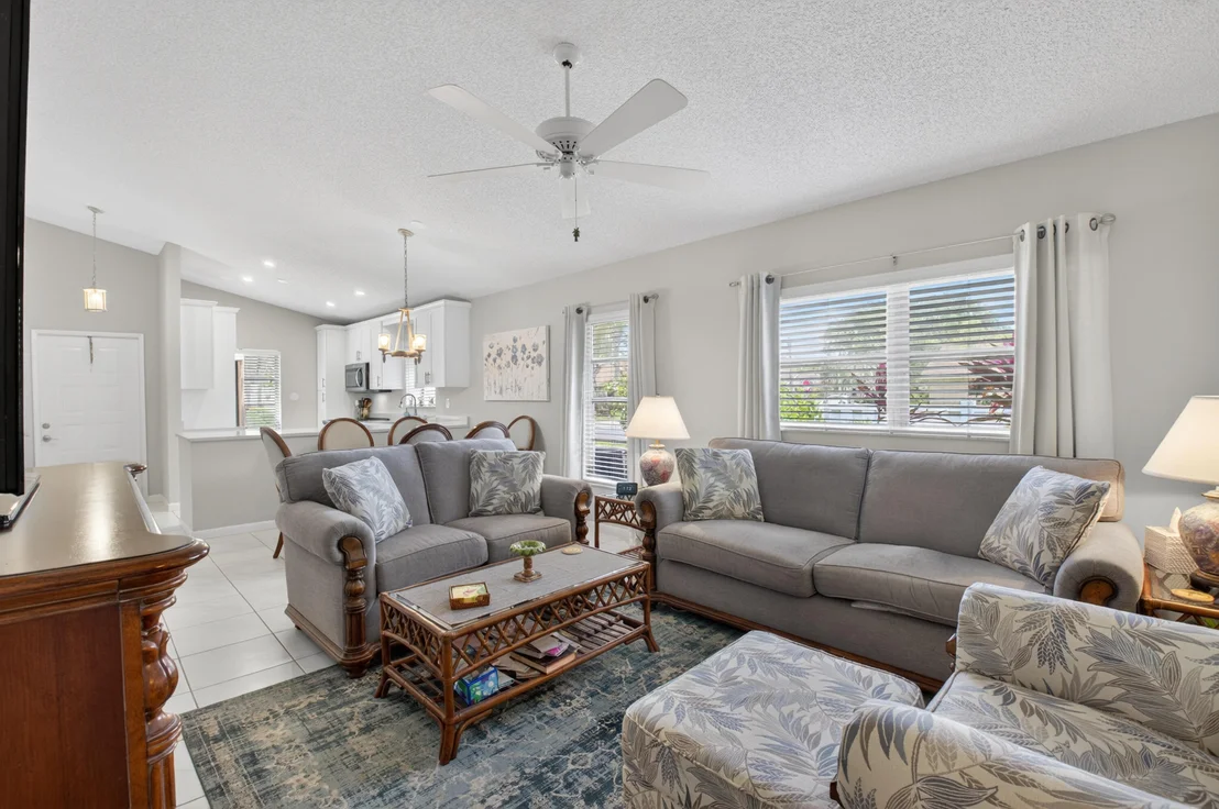 Photo of Unit A at 8130 Springtree Road