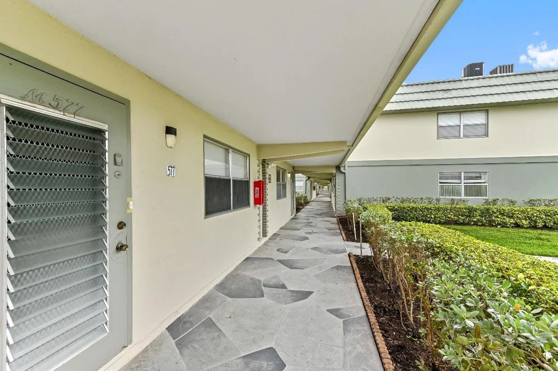 Photo of Unit M at 577 Monaco