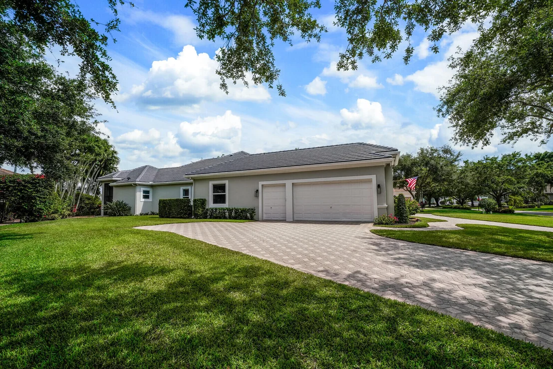 Photo of 17247 Gulf Pine Circle