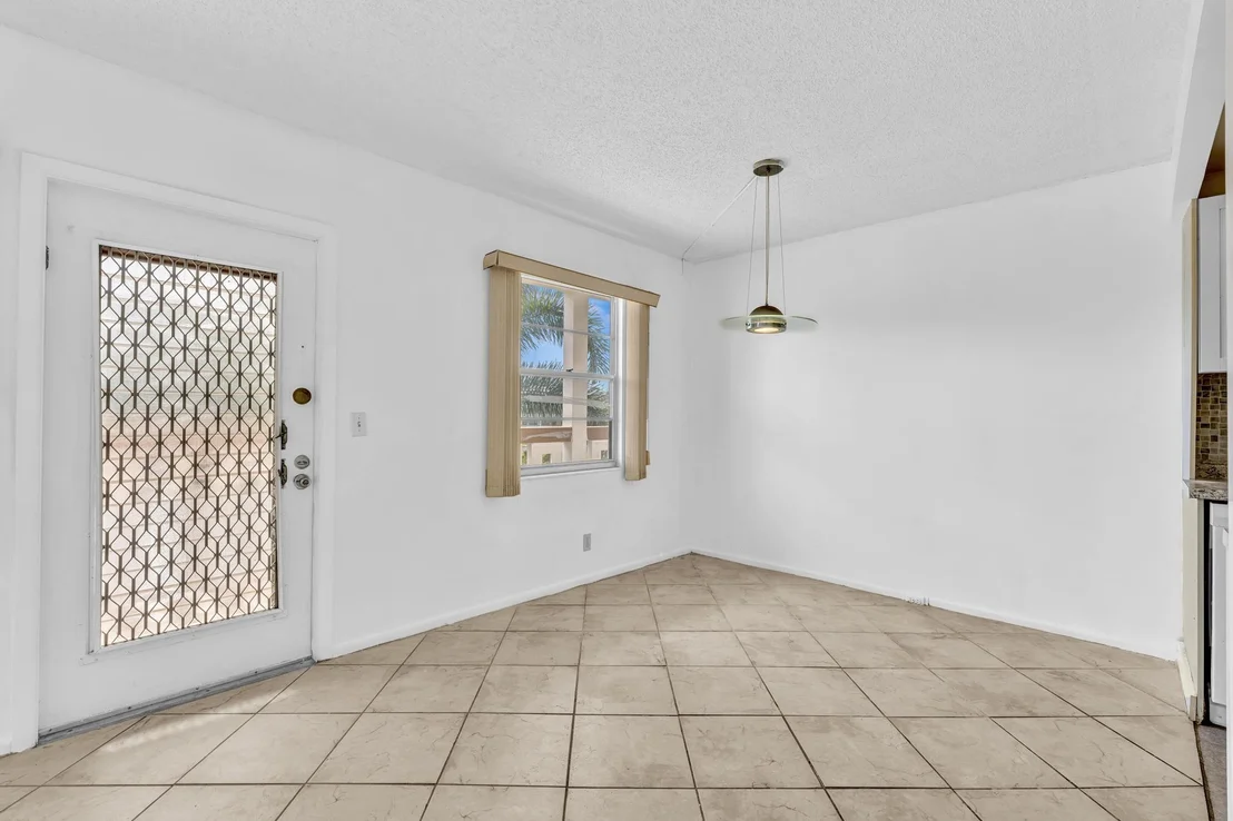Photo of 3076 Cornwall D
