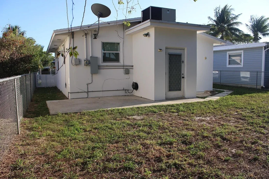 Photo of 47 SE 12TH Street