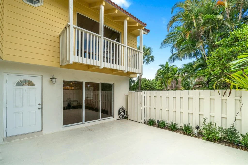 Photo of 142 Seabreeze Circle