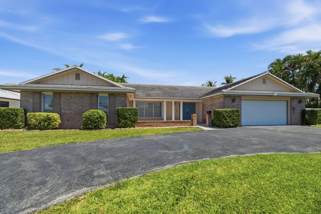 Photo of 232 Gleneagles Drive