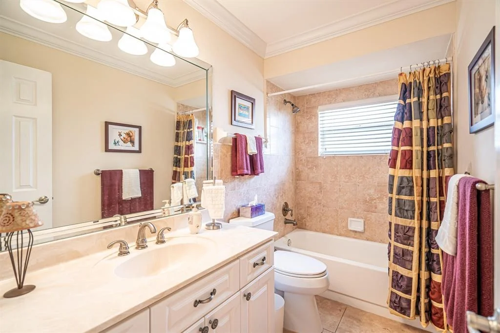 Photo of 6164 Petaluma Drive