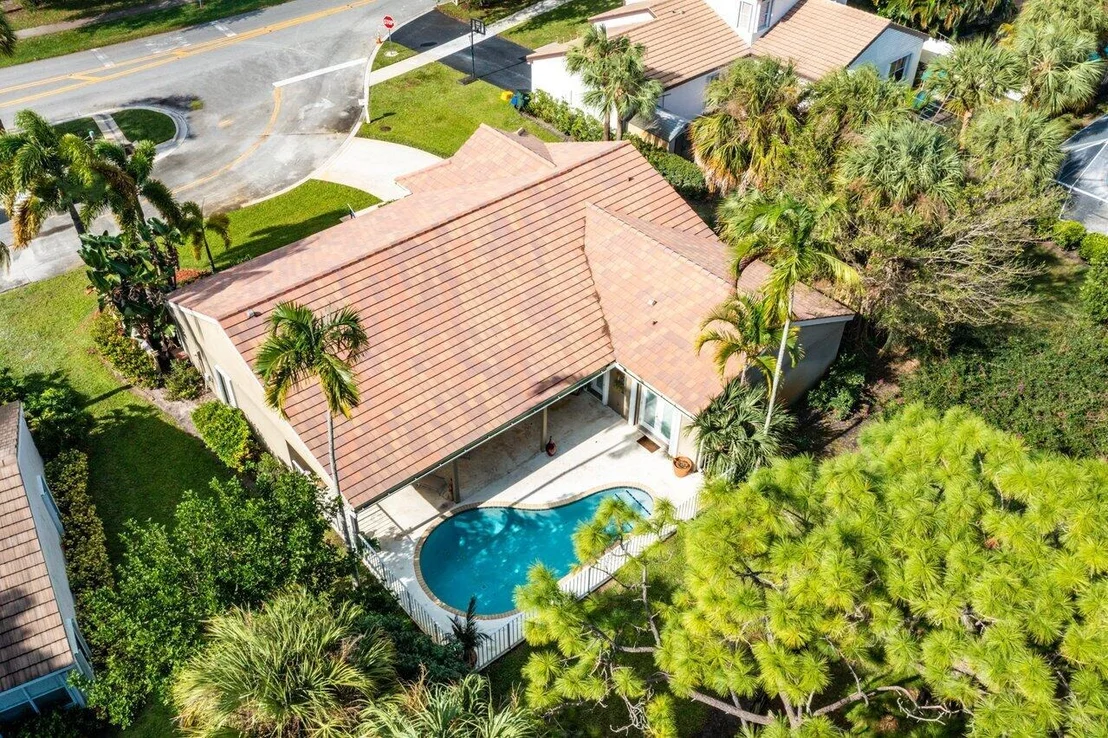 Photo of 4060 Sabal Lakes Road
