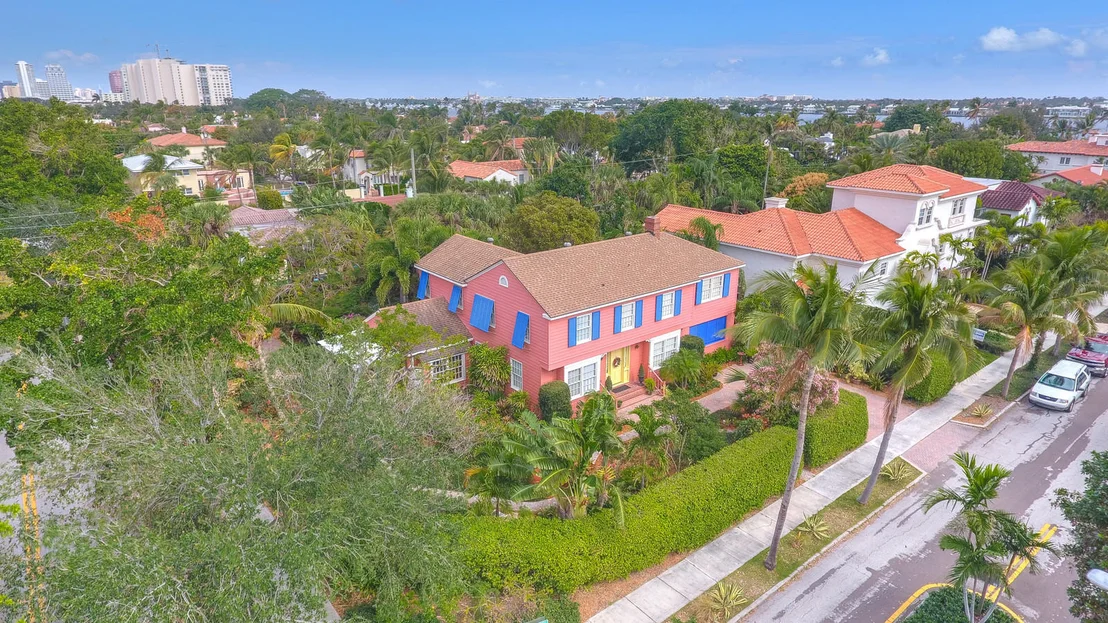 Photo of 243 Pershing Way