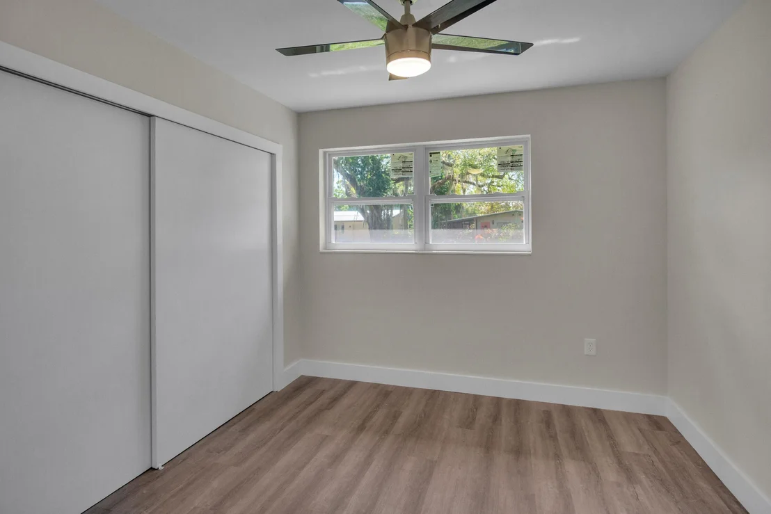 Photo of 817 SE 9th Court