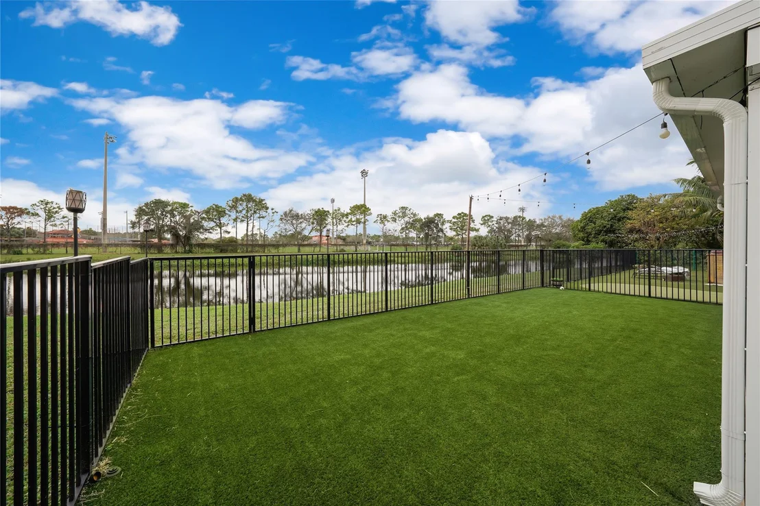 Photo of 6146 Spring Isles Boulevard