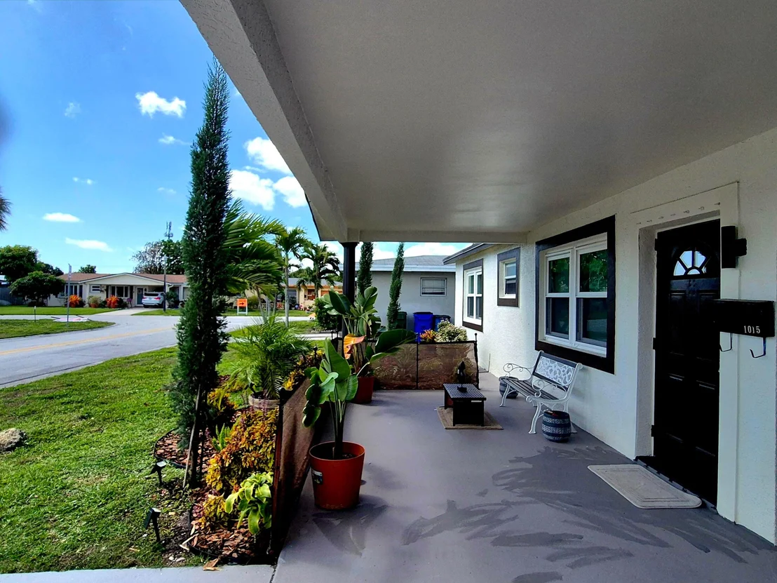 Photo of 1015 NW 68th Avenue